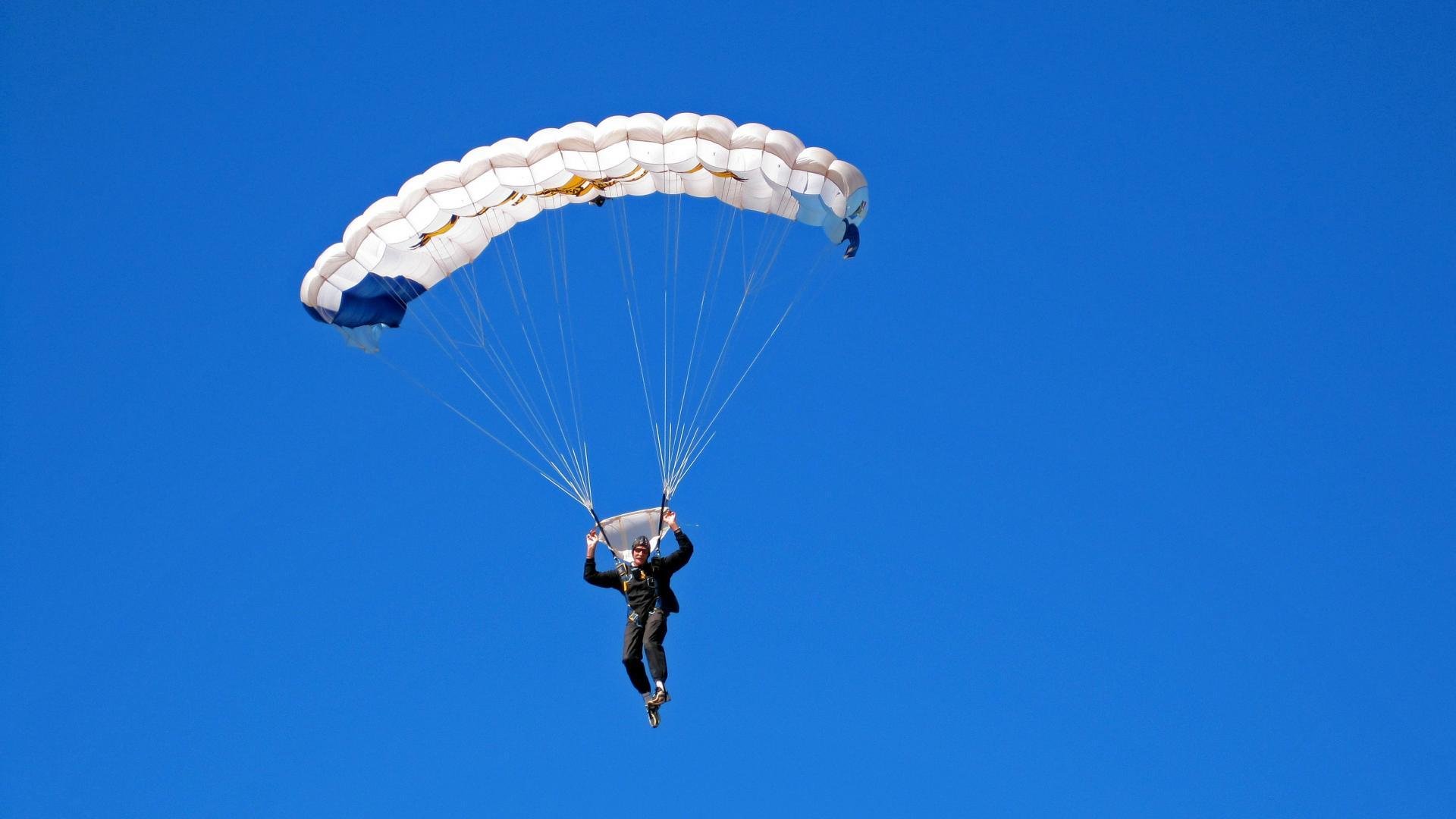 全国青少年篮球“梦想之路”公益行深入边远山区,青少年篮球大赛